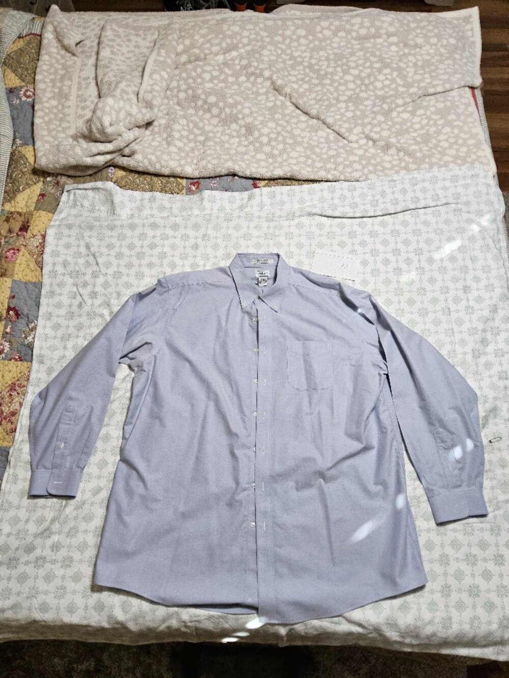 L.L. Bean Men’s Wrinkle-Free Traditional Fit Oxford Cloth Button-Down Shirt - Si